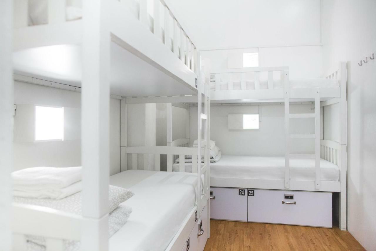 Deluxe Quad Room with Private Bathroom